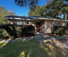 415 E Leonard St Southport, NC Long Term Rental