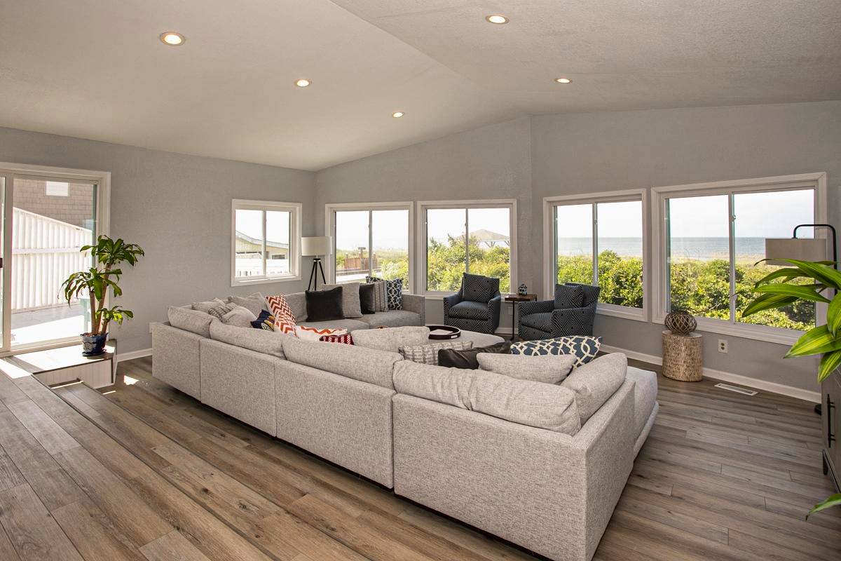oak island spacious rental for families