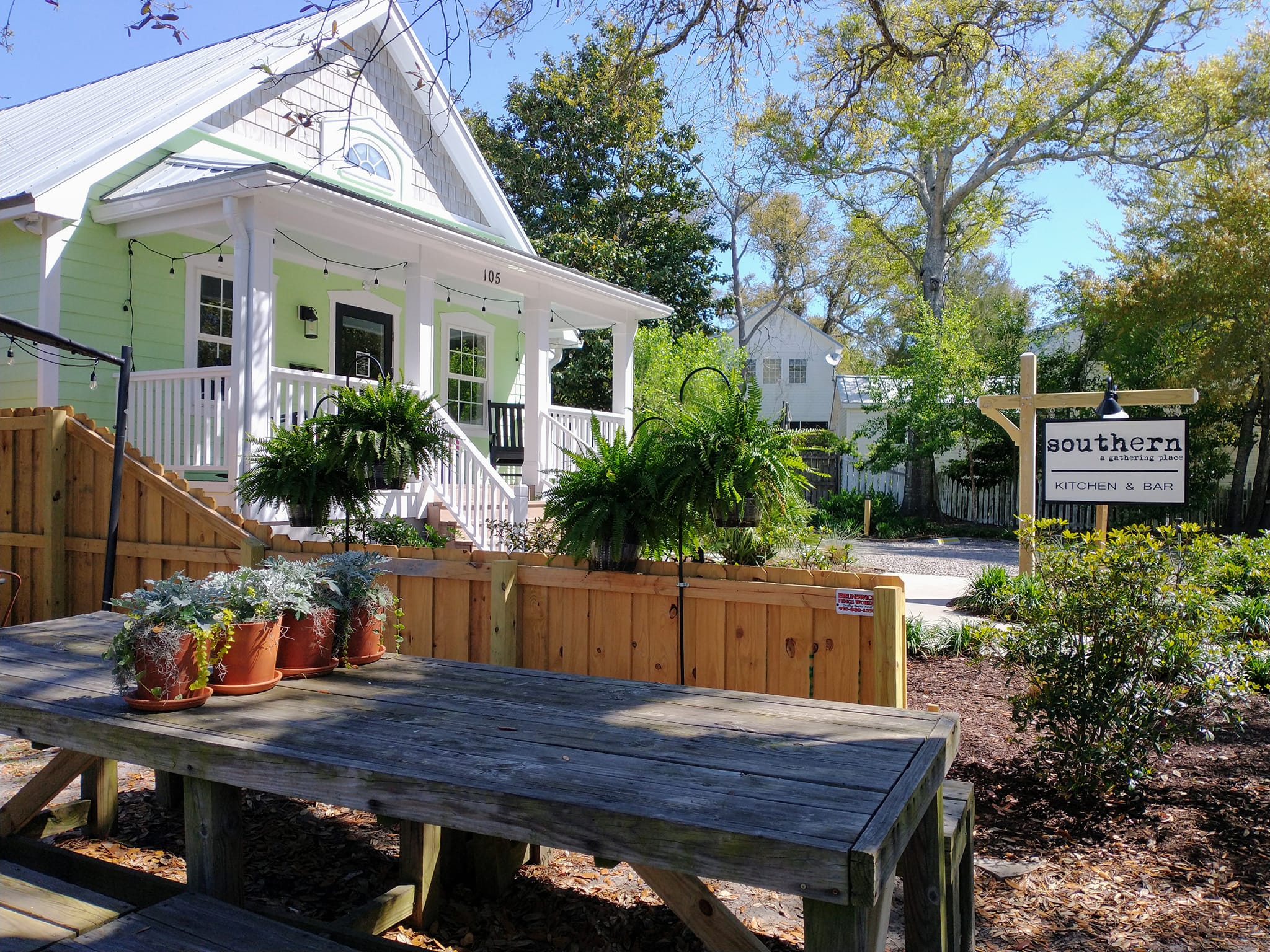 Southern, A Kitchen & Bar Details