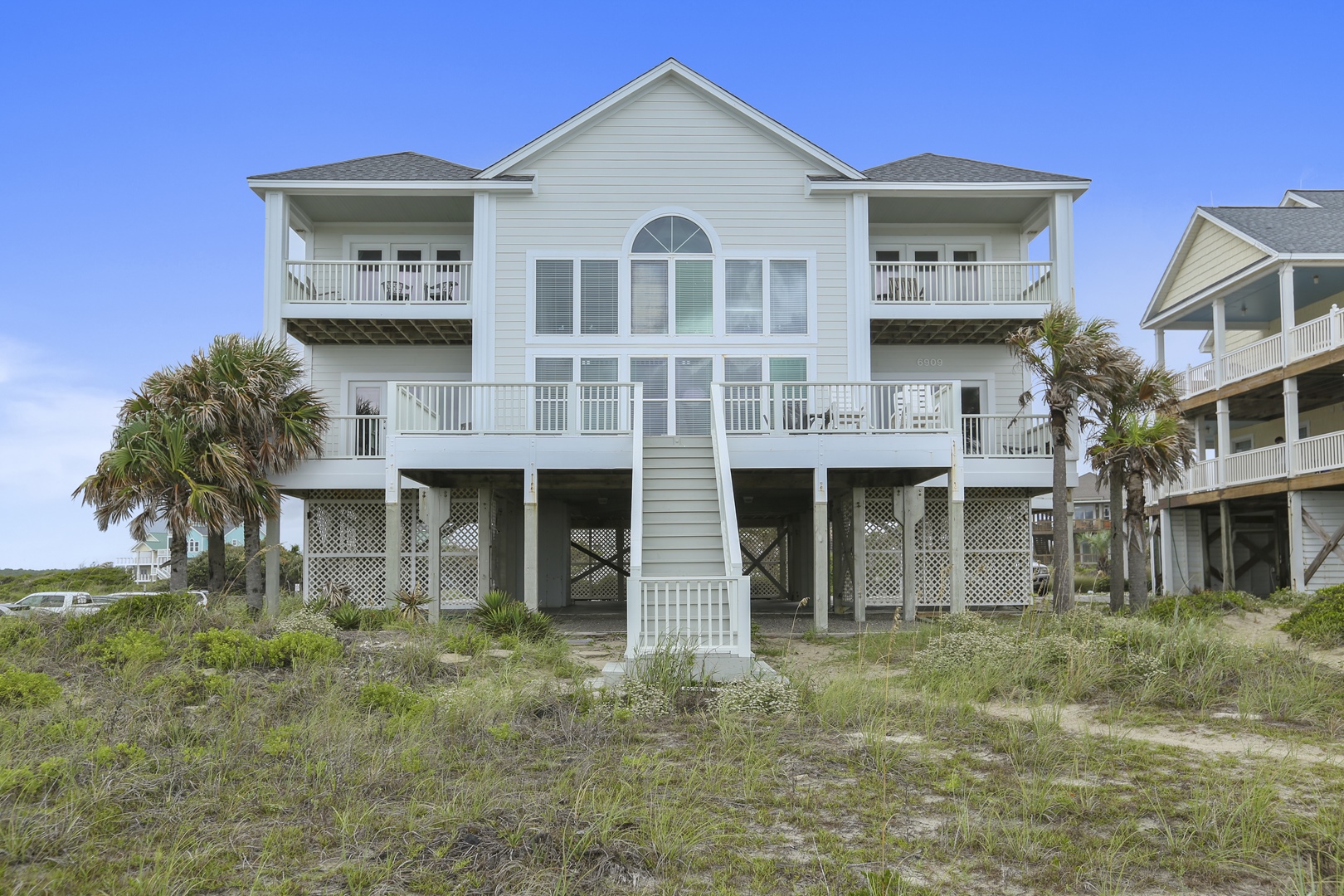 Beyond Expectations Oceanfront Vacation Rental with Elevator