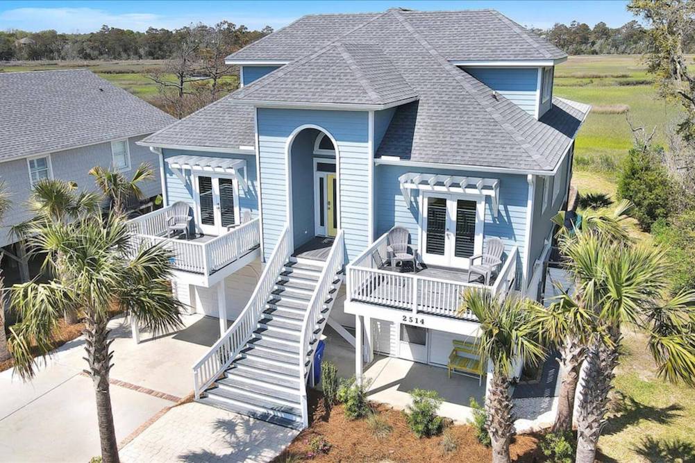 exterior of Blue Heron vacation rental in Oak Island