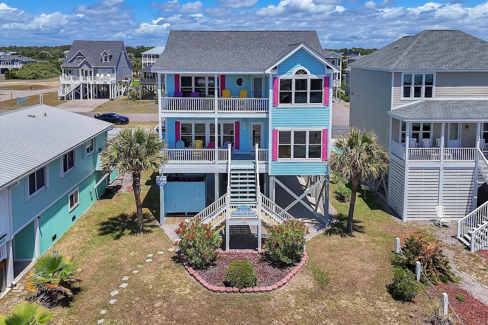 Beach And The Beach Oak Island Vacation Rental
