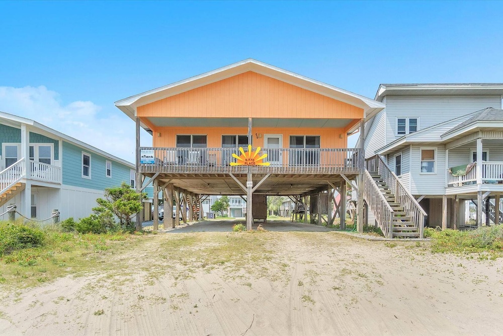 Ray's Place - Oak Island, NC Vacation Home