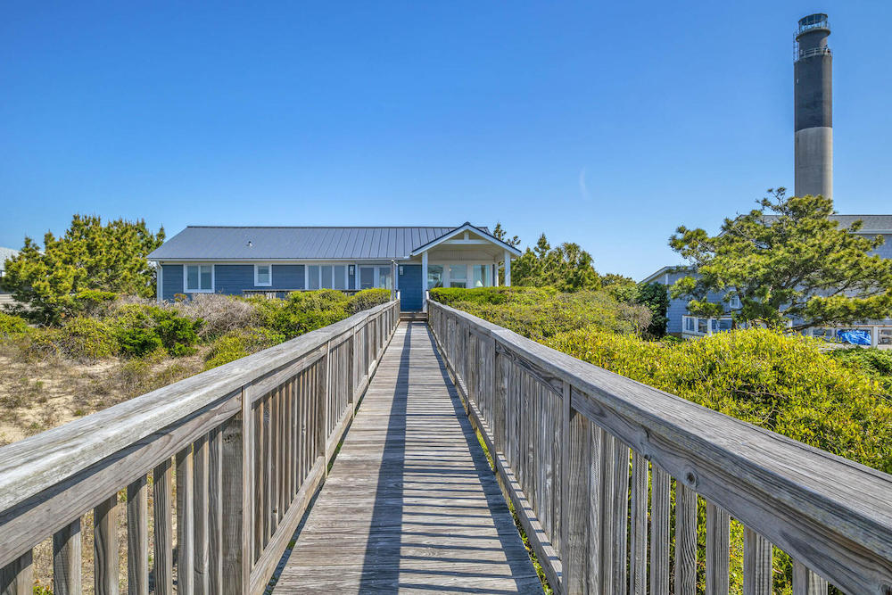 Pipe Dream Vacation Rental Exterior View with Lighthouse