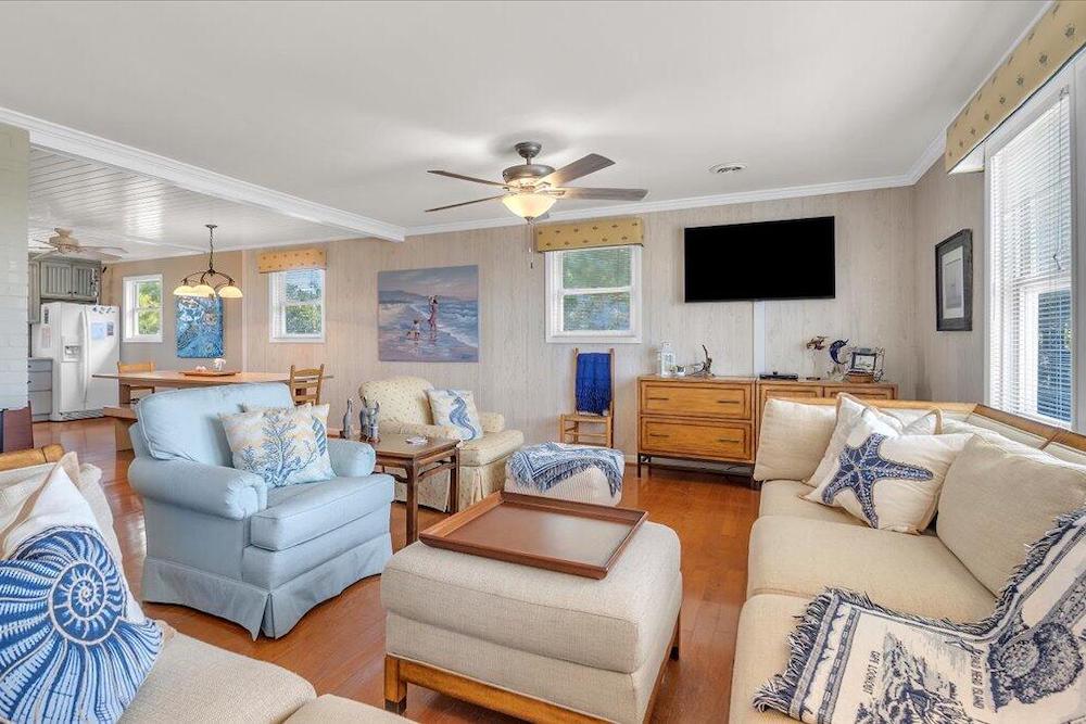 Sea Spree vacation rental living room