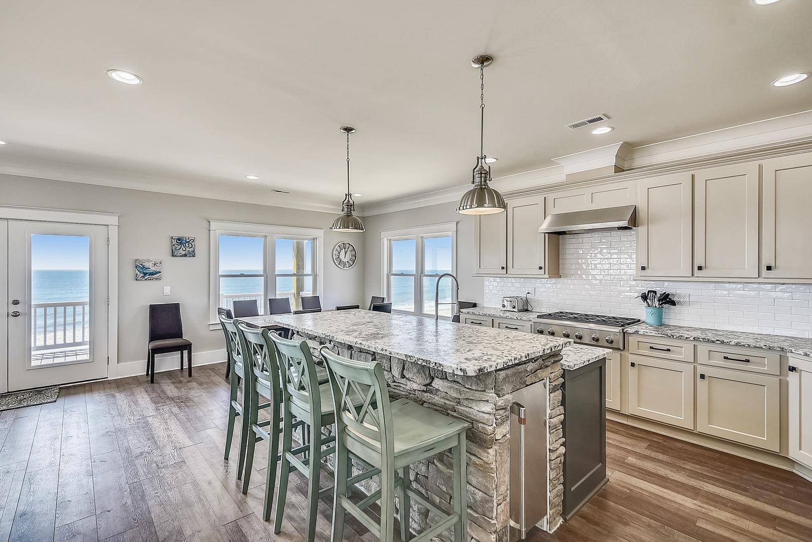 Steppin On The Beach East Beach Vacation Rental with Amazing Kitchen